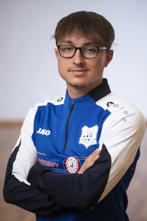 Trener Kamil Chmiel